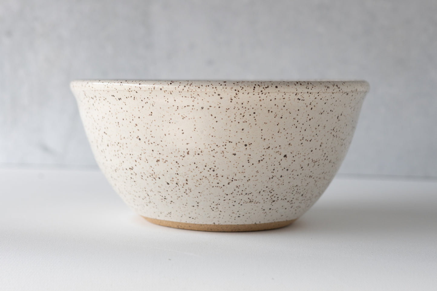 Farmhouse White Serving Bowl (medium)