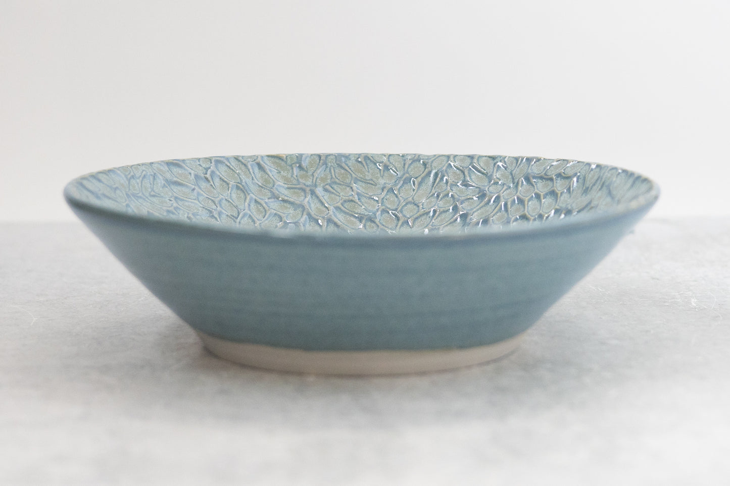 Frosted Blue Carved Rim Decorative Bowl