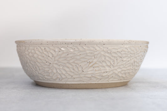 Farmhouse White Carved Serving Bowl (Large)