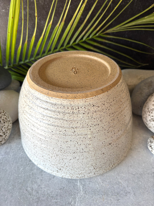 Farmhouse White Serving Bowl (large)